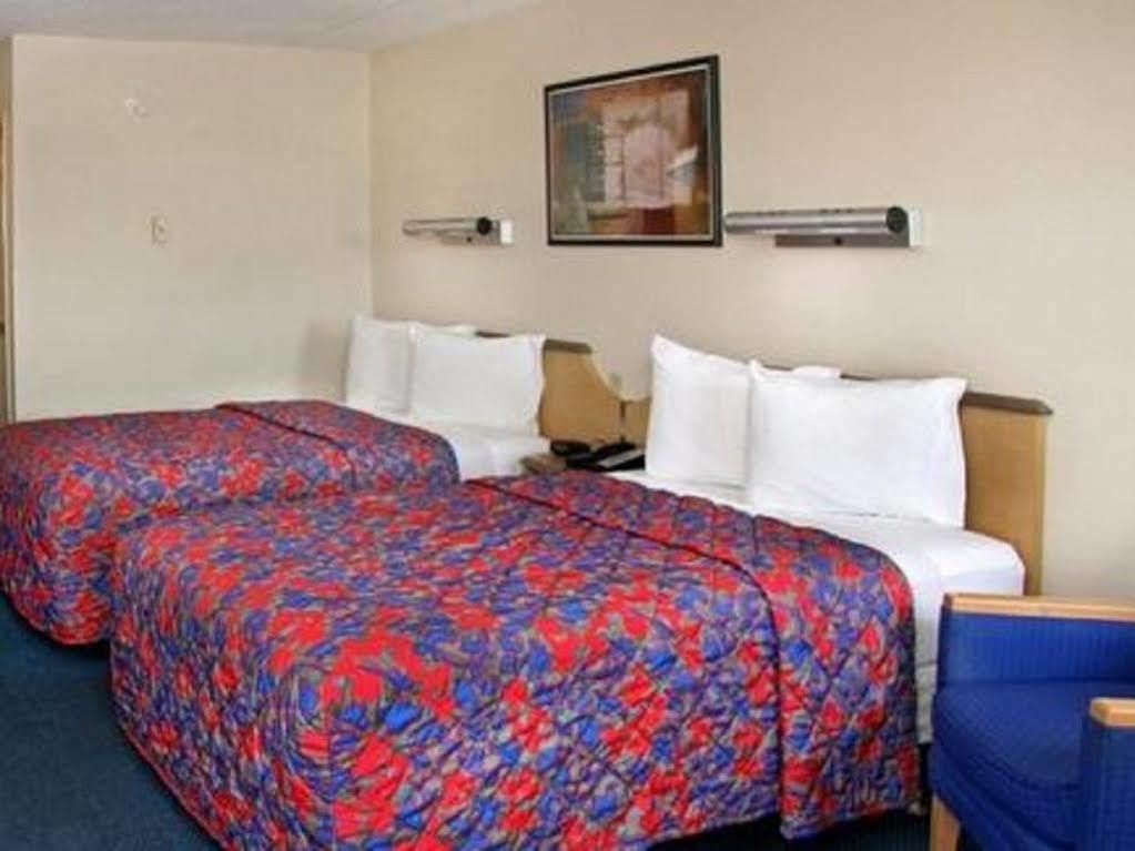 Red Roof Inn Mt Laurel Mount Laurel Εξωτερικό φωτογραφία